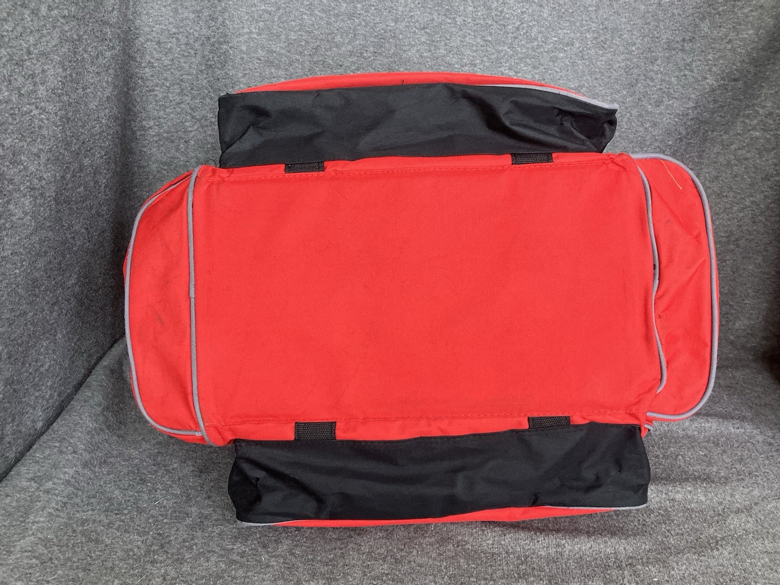 Justin Boots NFR PRCA Wrangler Rodeo Duffle Bag 2007 Large Red Cowboy Western