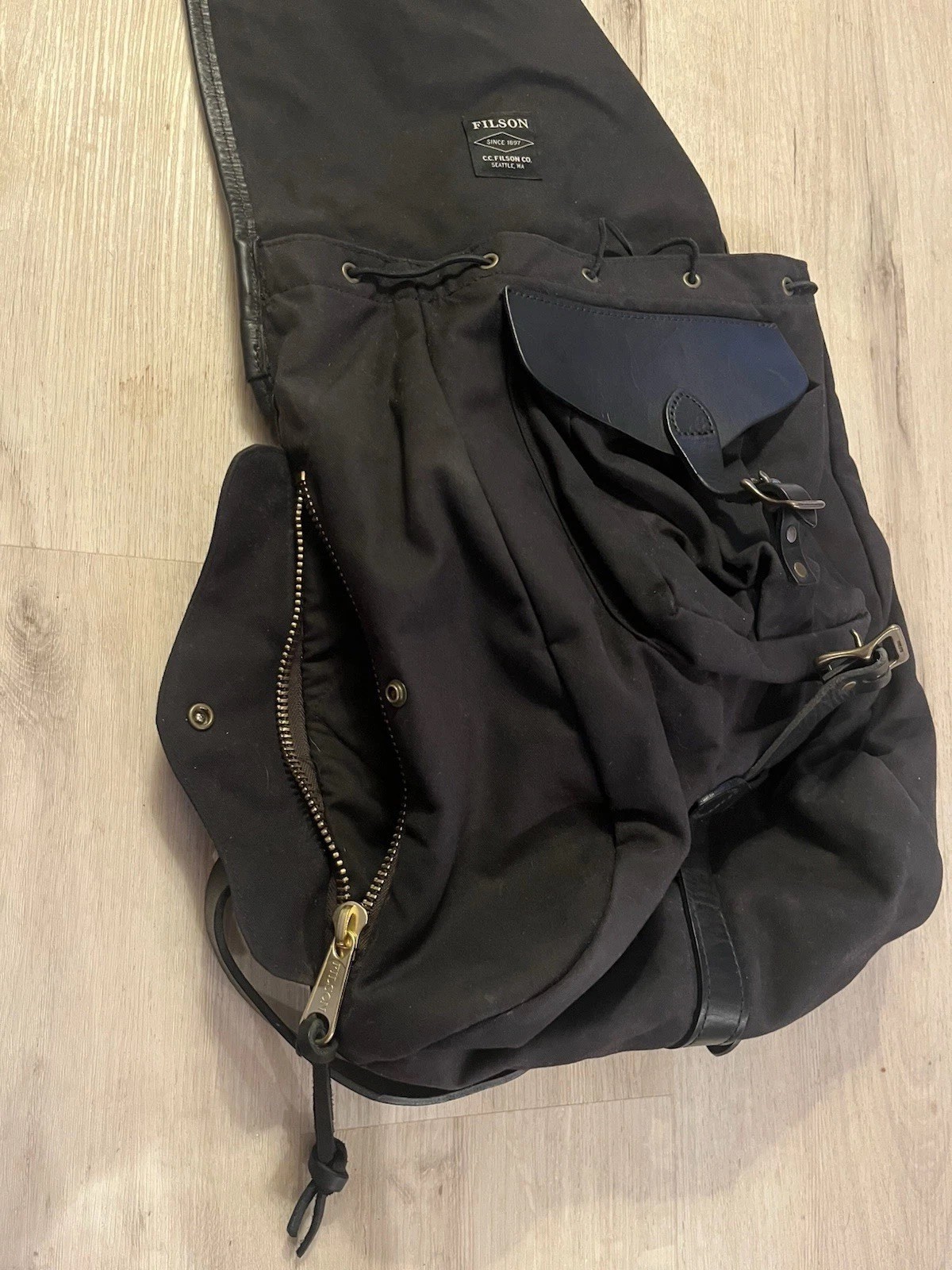 Filson Rugged Twill Rucksack Black Bridle Leather Backpack