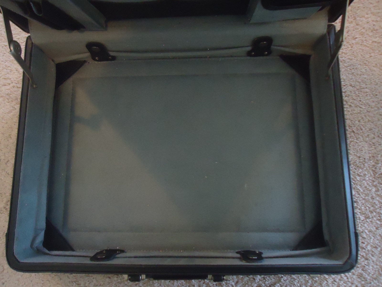 Alpine Swiss Briefcase Vintage 90″s Black 19″ x 14″ x 5″ Expandable Pockets