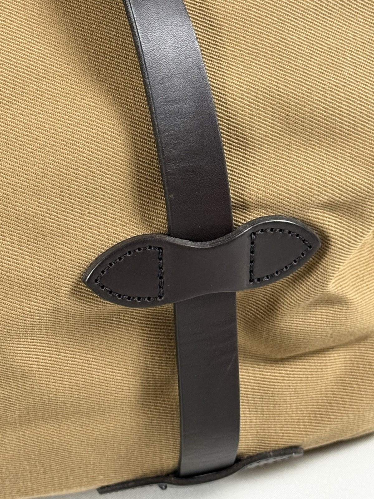 FILSON SMALL RUGGED TWILL DUFFLE BAG TAN NWT