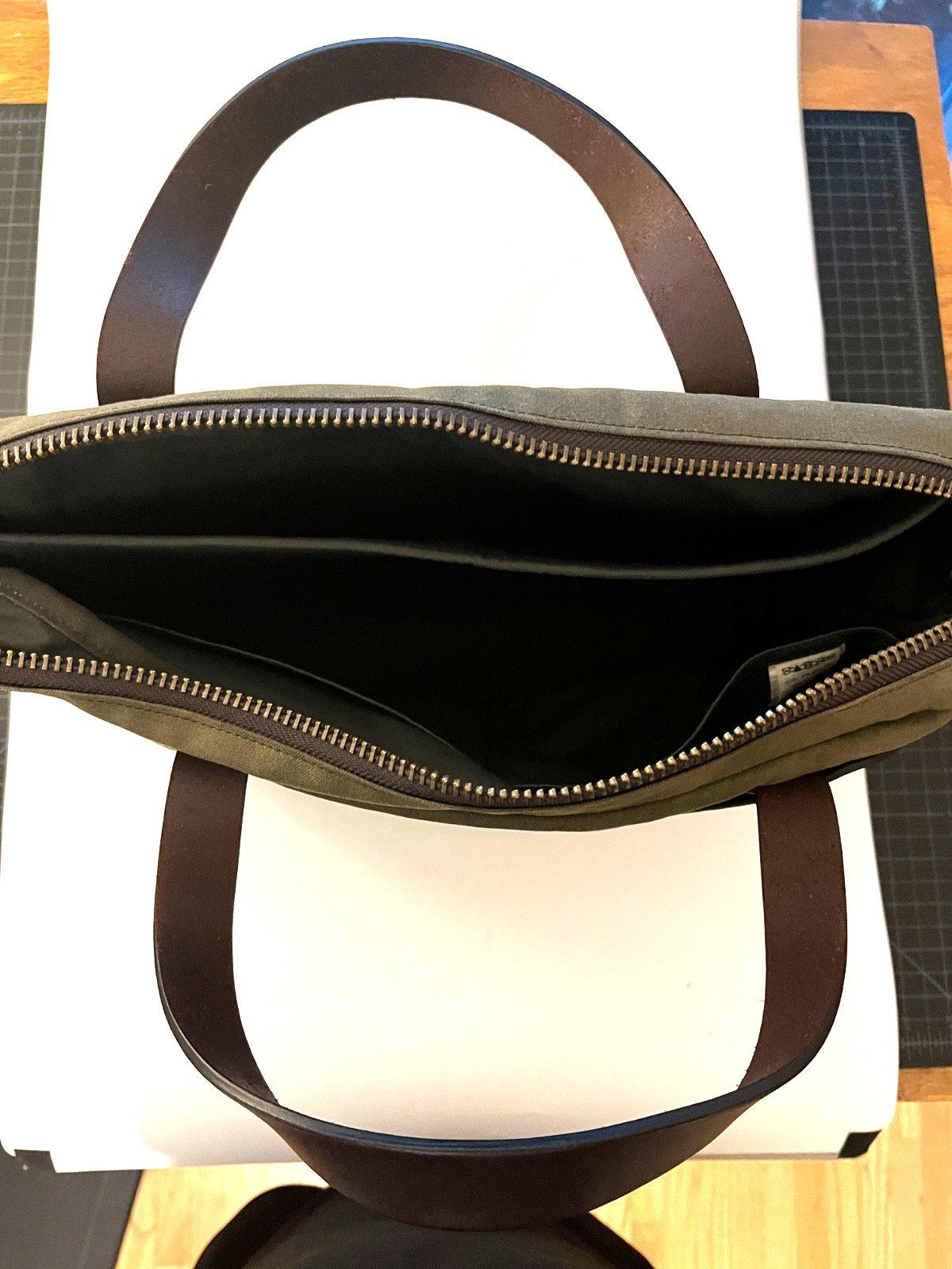 Filson Tin Cloth Compact Briefcase Otter Green Quick Shipping