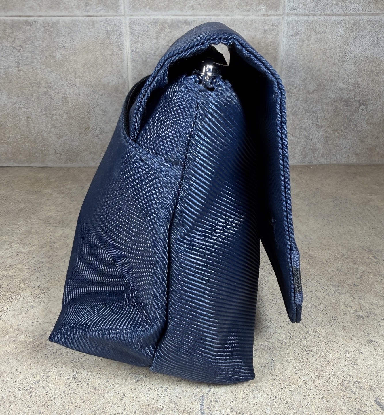 Giorgio Armani Men’s Toiletry Bag Pouch Blue Hanger Travel Dopp