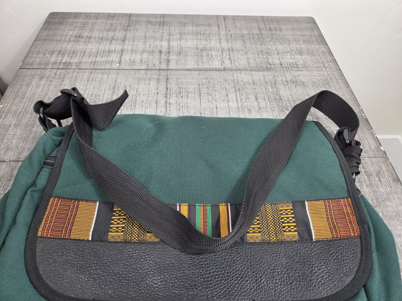Vtg Jansport Messenger Laptop Bag Shoulder Strap Green w/Design Made In USA Y2K