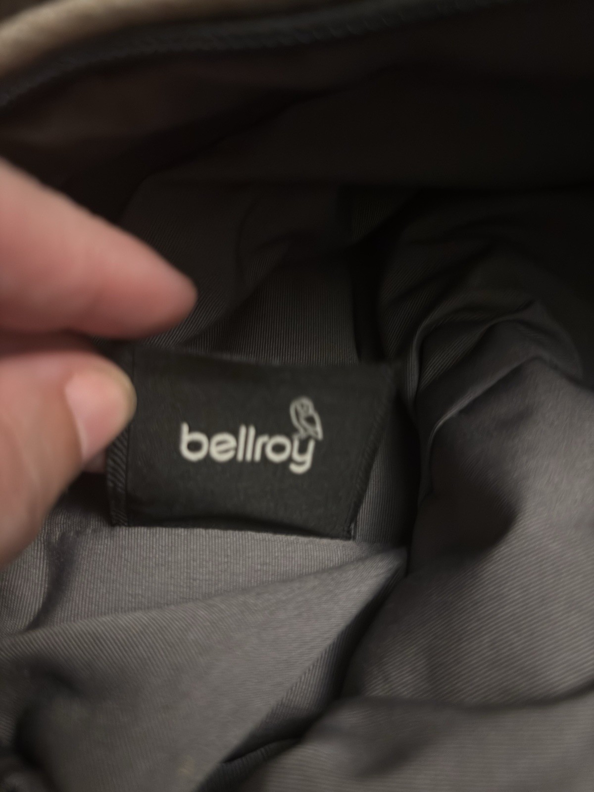 Bellroy Gray Messenger Bag Crossbody Strap Zip/Buckle, Inner Pockets Key Clip