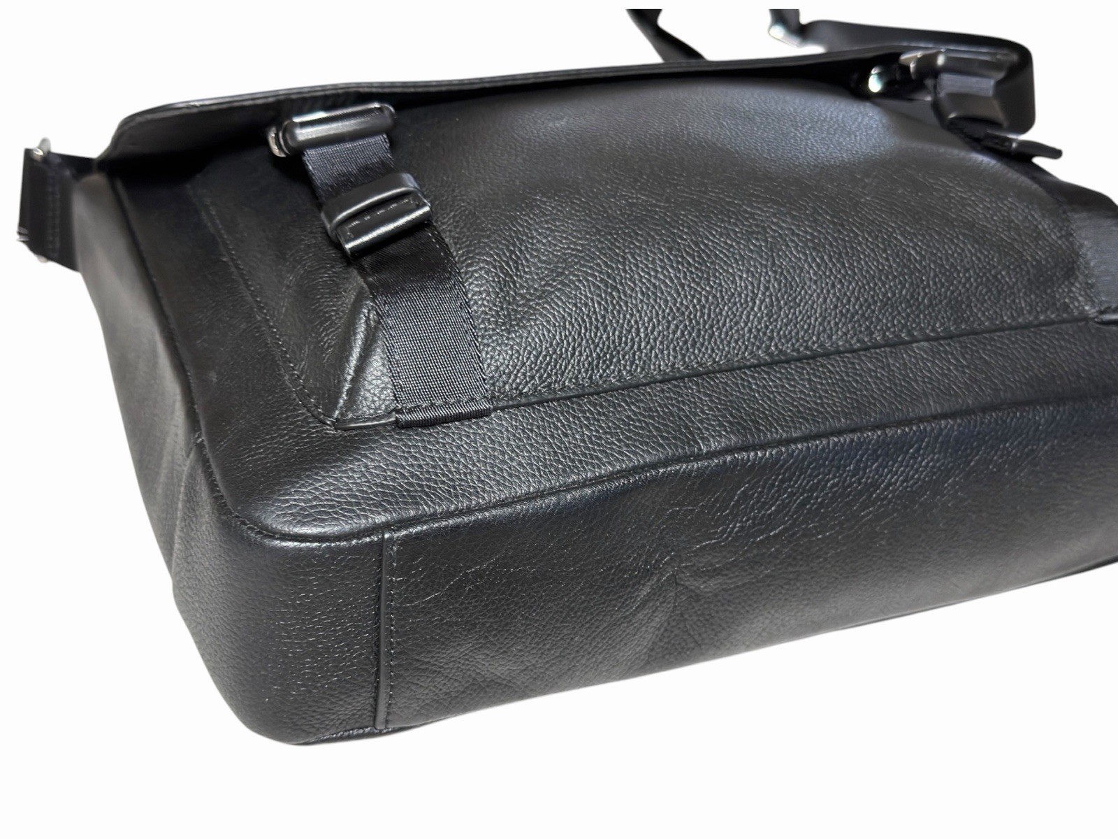 Michael Kors Greyson Black Leather Messenger Bag Crossbody Laptop Work Medium
