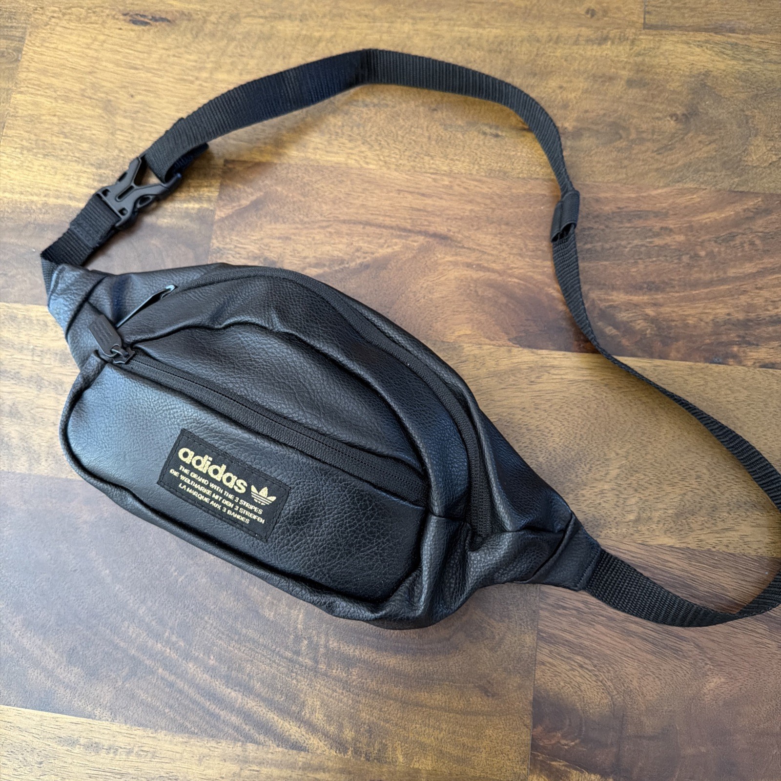 Adidas Mens Waist Bag Fanny Pack Black/Gold Zipper Pouches Cushion Back