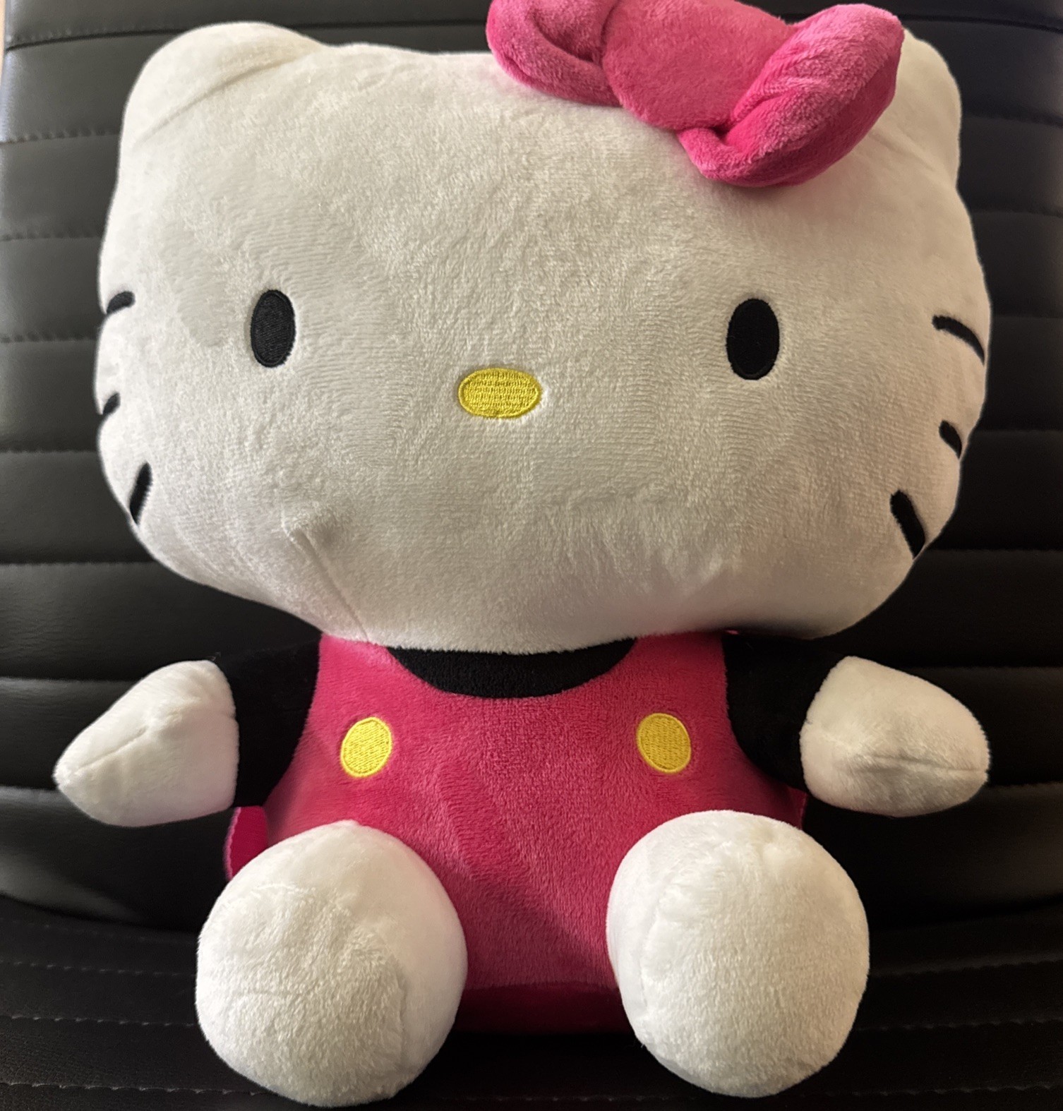 Sanrio Hello Kitty Plush Backpack 14” Large Zip Closure Pink White Black New