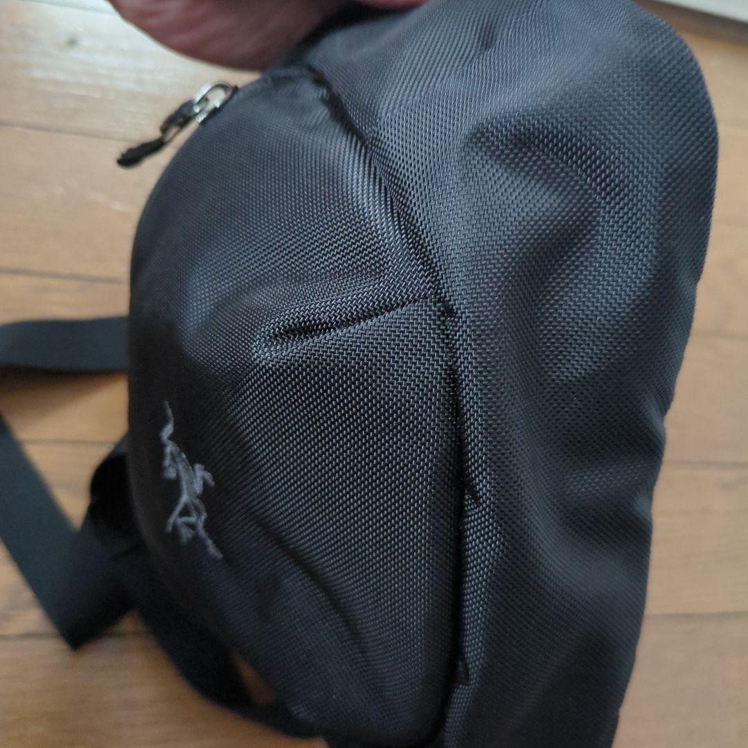 ARC’TERYX Black Shoulder Bag Unused Compact Crossbody 18x24cm