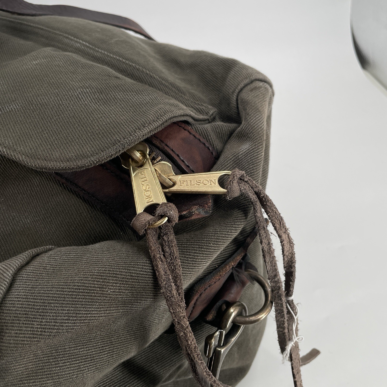 Filson Rugged Twill Duffle Bag in Otter Green – Old Size 25” – Bridle Leather