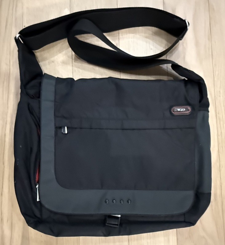TUMI T-Tech Black Crossbody Laptop Messenger Business Travel Ballistic Nylon Bag