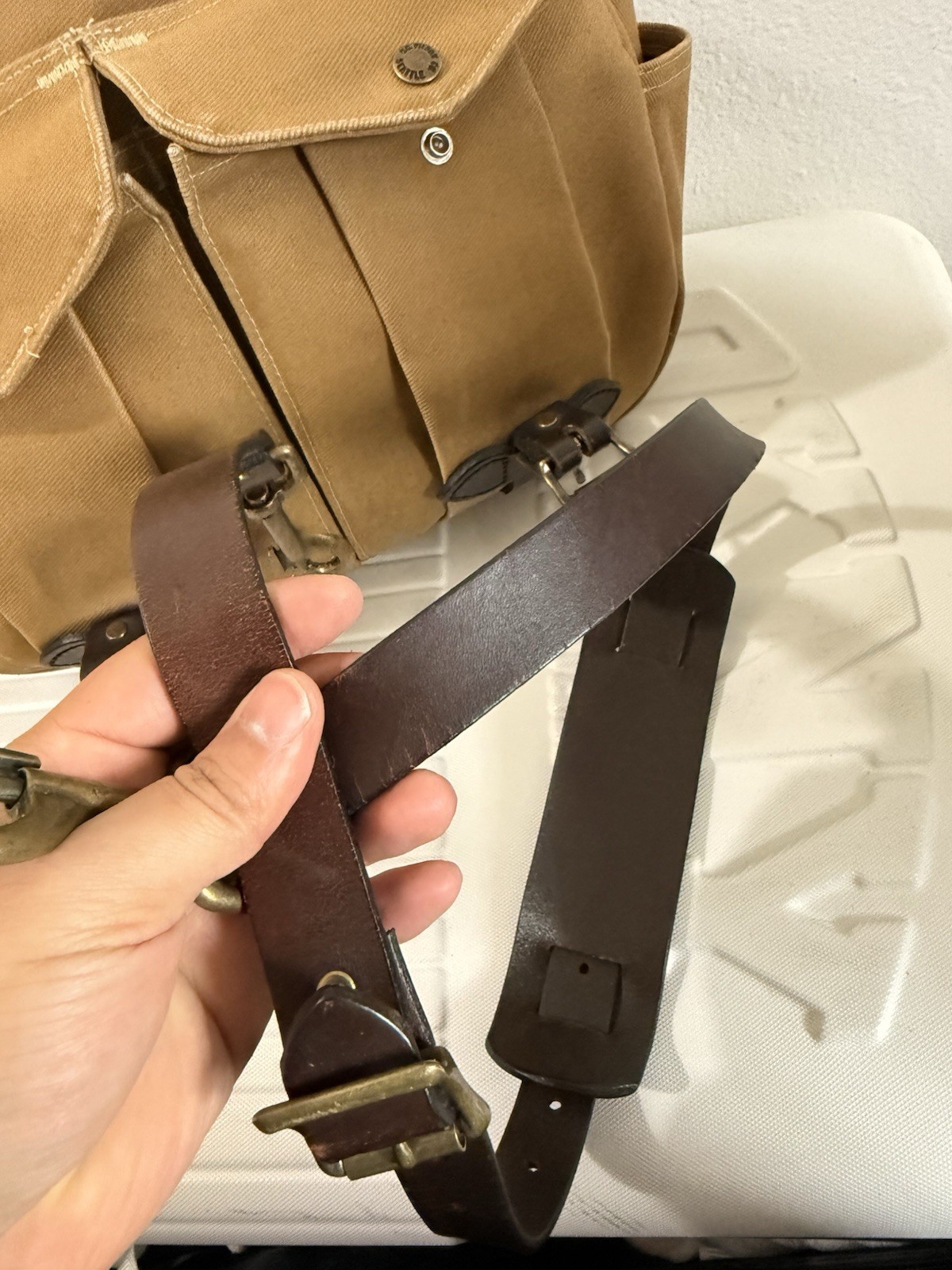 Filson Medium Rugged Twill Field Bag Tan