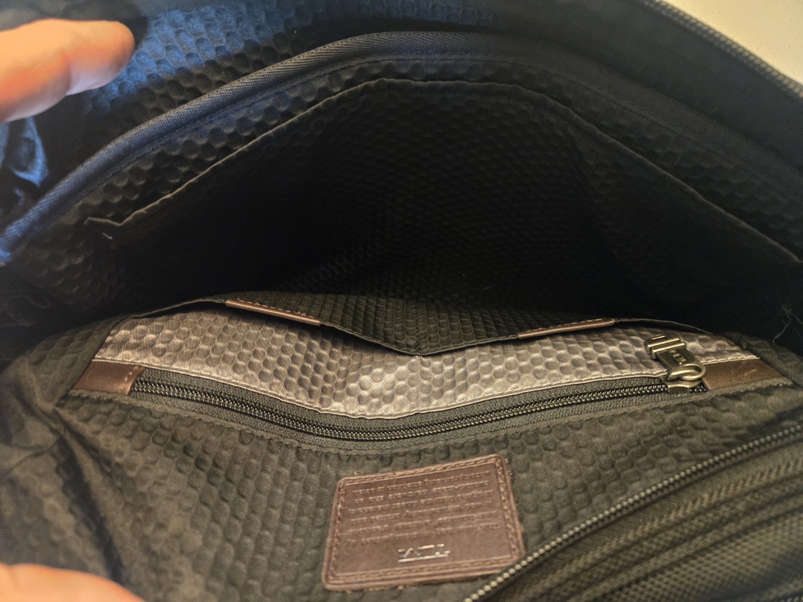 Tumi Briefcase Bag Laptop Silver Hardware Blake W Brown Leathet Accents