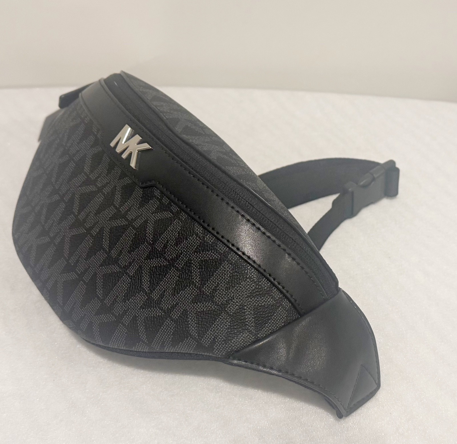 NWT Michael Kors Jet Set Men Black MK Logo SM Hip Bag $198