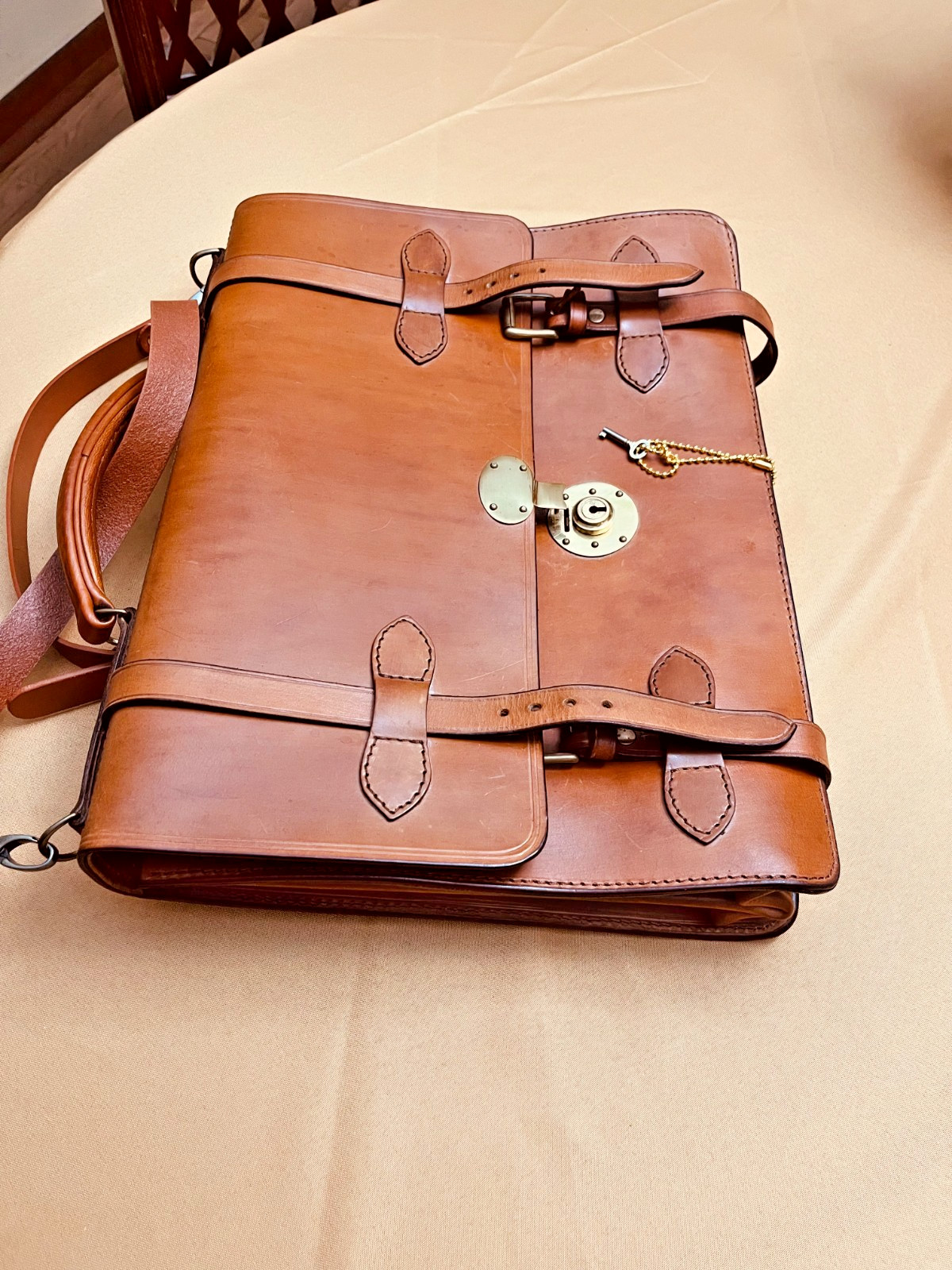 MACKENZIE “OFFICERS” Tan Bridle Leather Briefcase / Messenger Bag – SCOTLAND