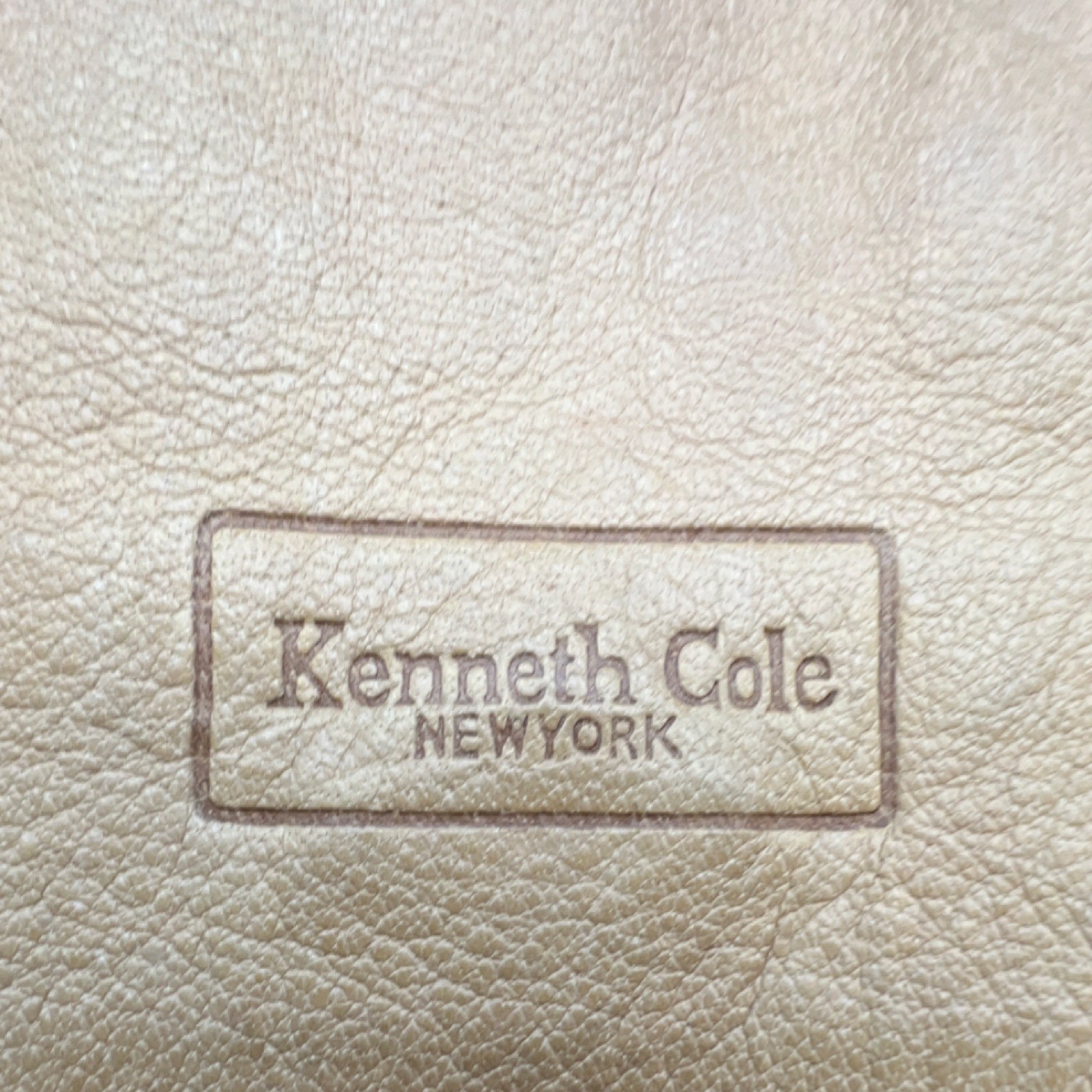 Kenneth Cole Leather Crossbody Bag Magnet Closure Small Casual Travel Everyday