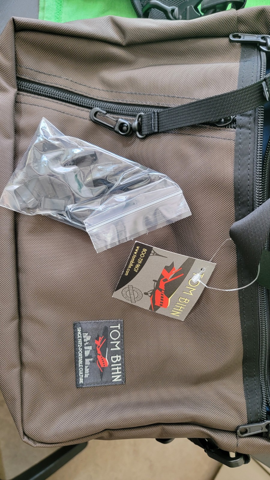 Tom Bihn Daylight Briefcase Ursa Brown NEW With NEW Absolute Strap