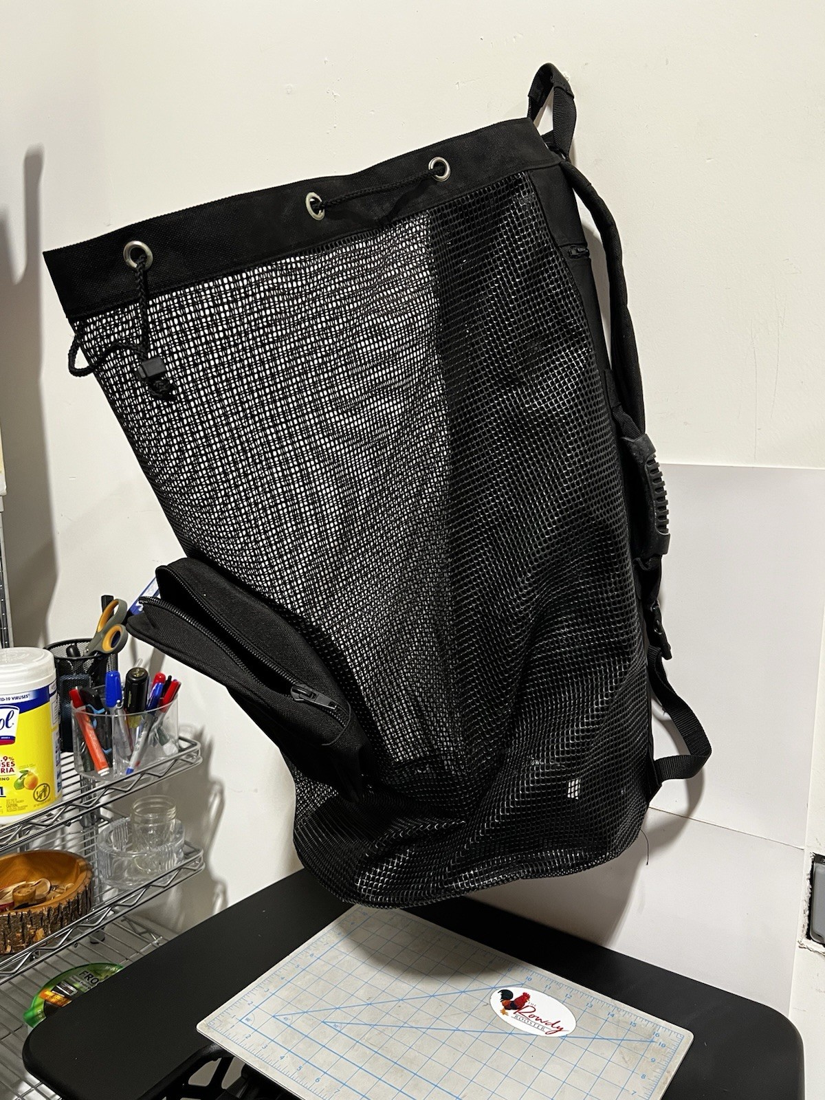 Aropec BG-CU34 mesh gear backpack — 29.3/4″ x 15.1/2″ in diameter