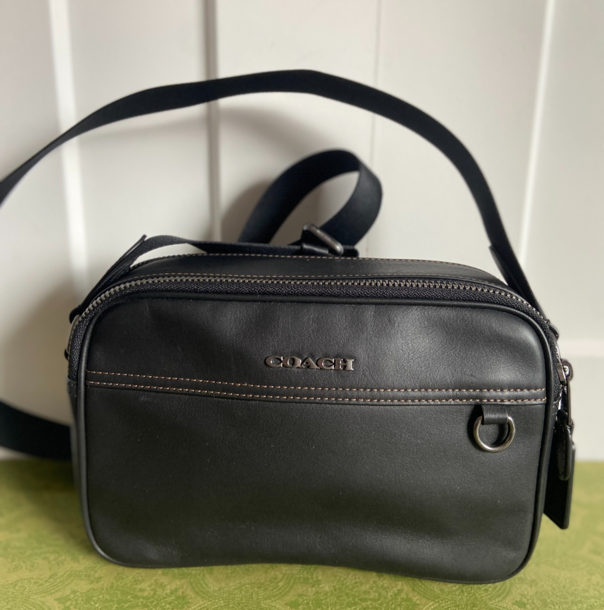 COACH #C4148 Graham Men’s Camera Shoulder Bag – Smooth Leather