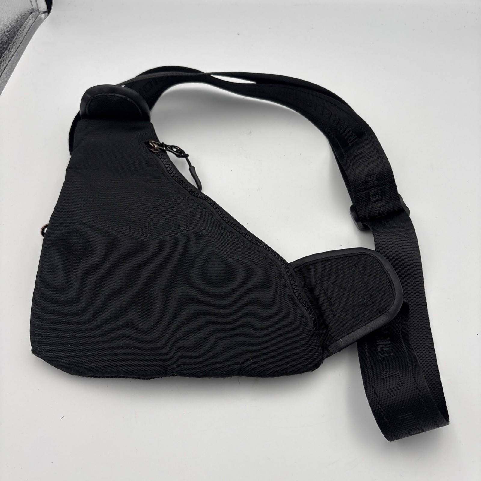 True Religion Men’s Sarge Triangle Harness Bag Black Excellent condition