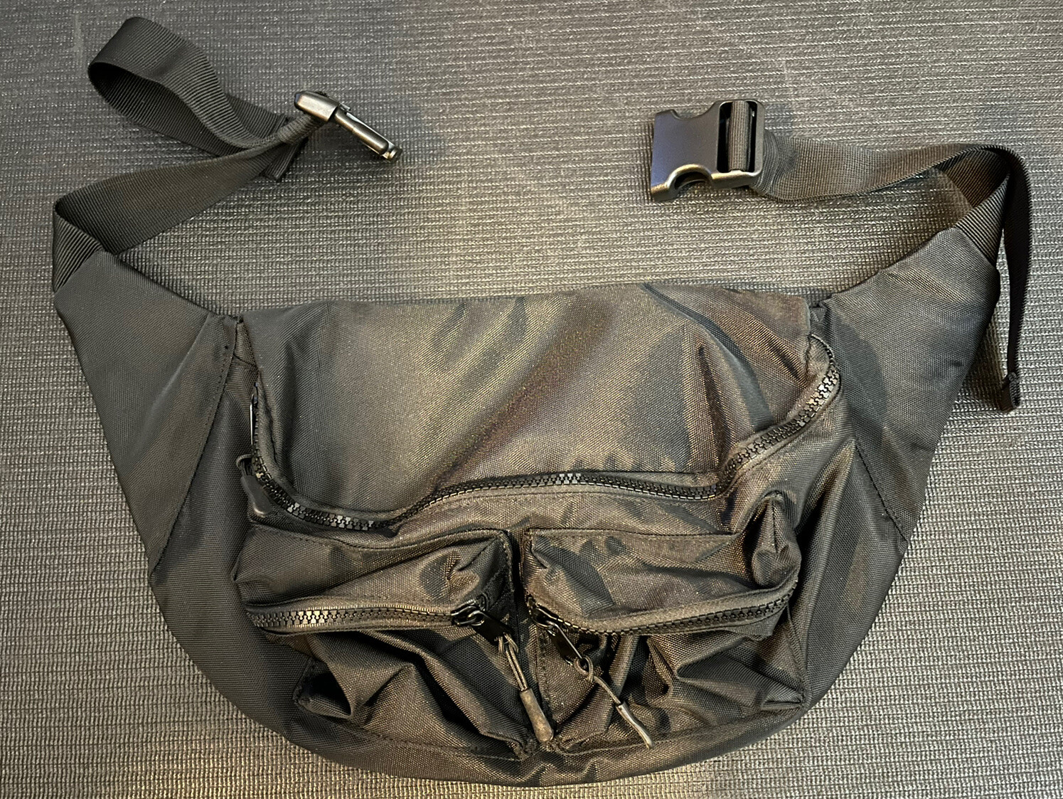 Waist Belt Hip Travel Carry Bag Black Adjustable 3 Zip Pockets ~ 12inx9inx4in