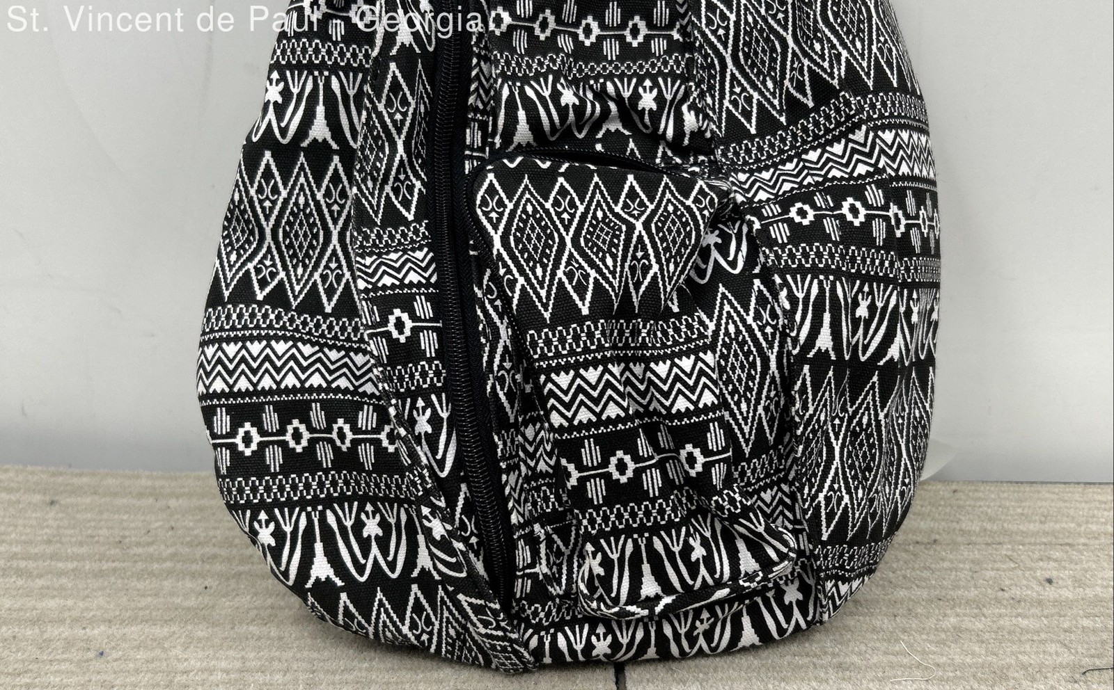 Kavu Rope Sling Crossbody Backpack Black and White Geometric Design Black Zipper