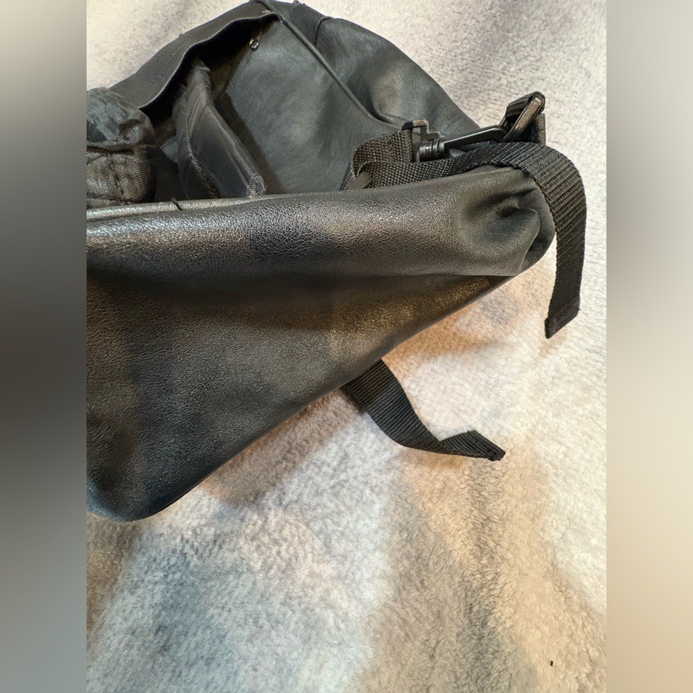 (B3) Leed’s Black Baylor Health Care System Messenger Unisex Men Backpack Bag