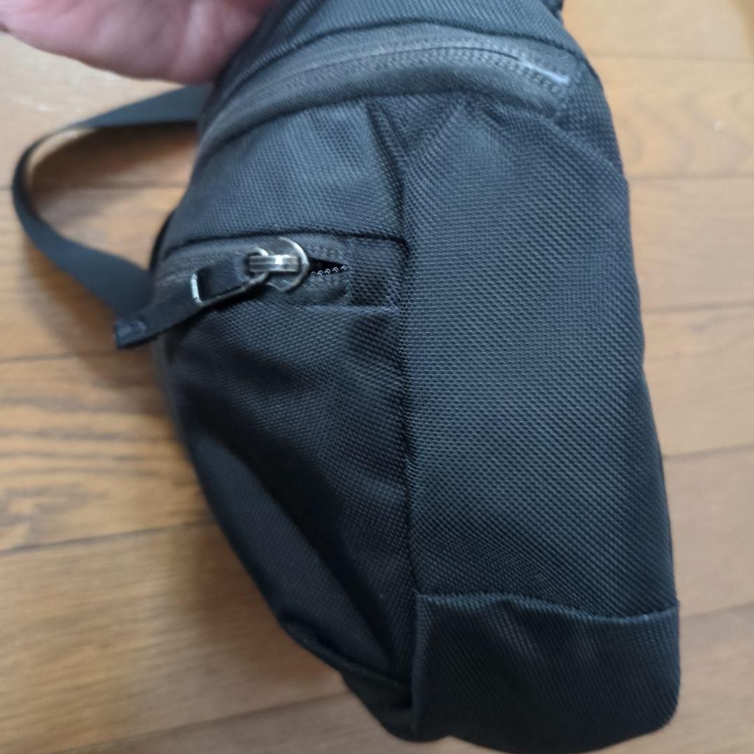 ARC’TERYX Black Shoulder Bag Unused Compact Crossbody 18x24cm