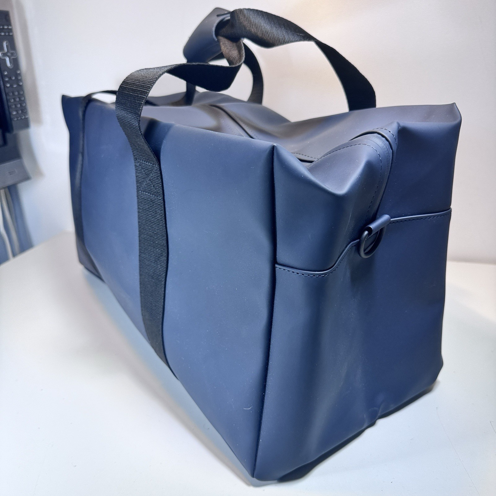 Rains HiLo Weekend Gym Bag Large Branded 19.5 x 10 x 9 Blue Waterproof