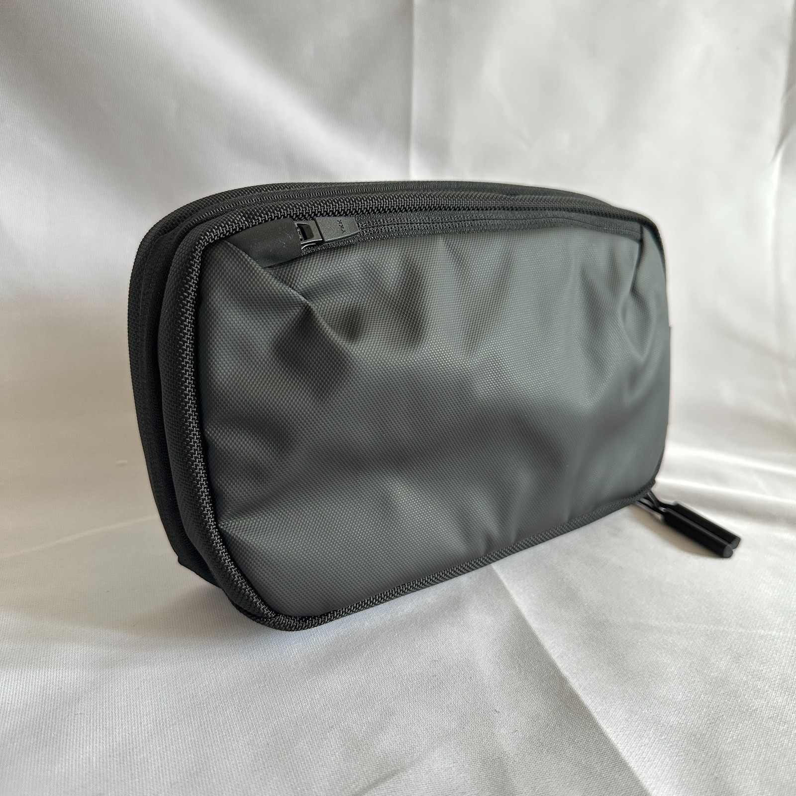 Aer Cable Kit 3 Black 2.6L Tech Organizer Travel Pouch