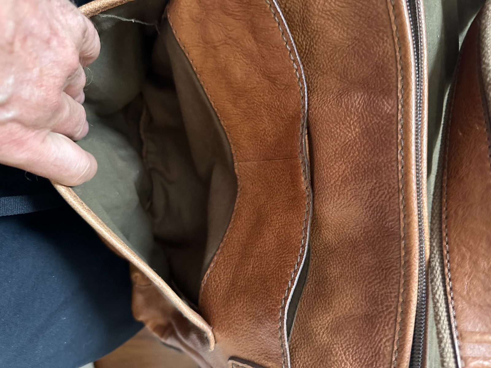 Fossil Max Commuter MBG1317 Brown Leather Messenger Bag Unused