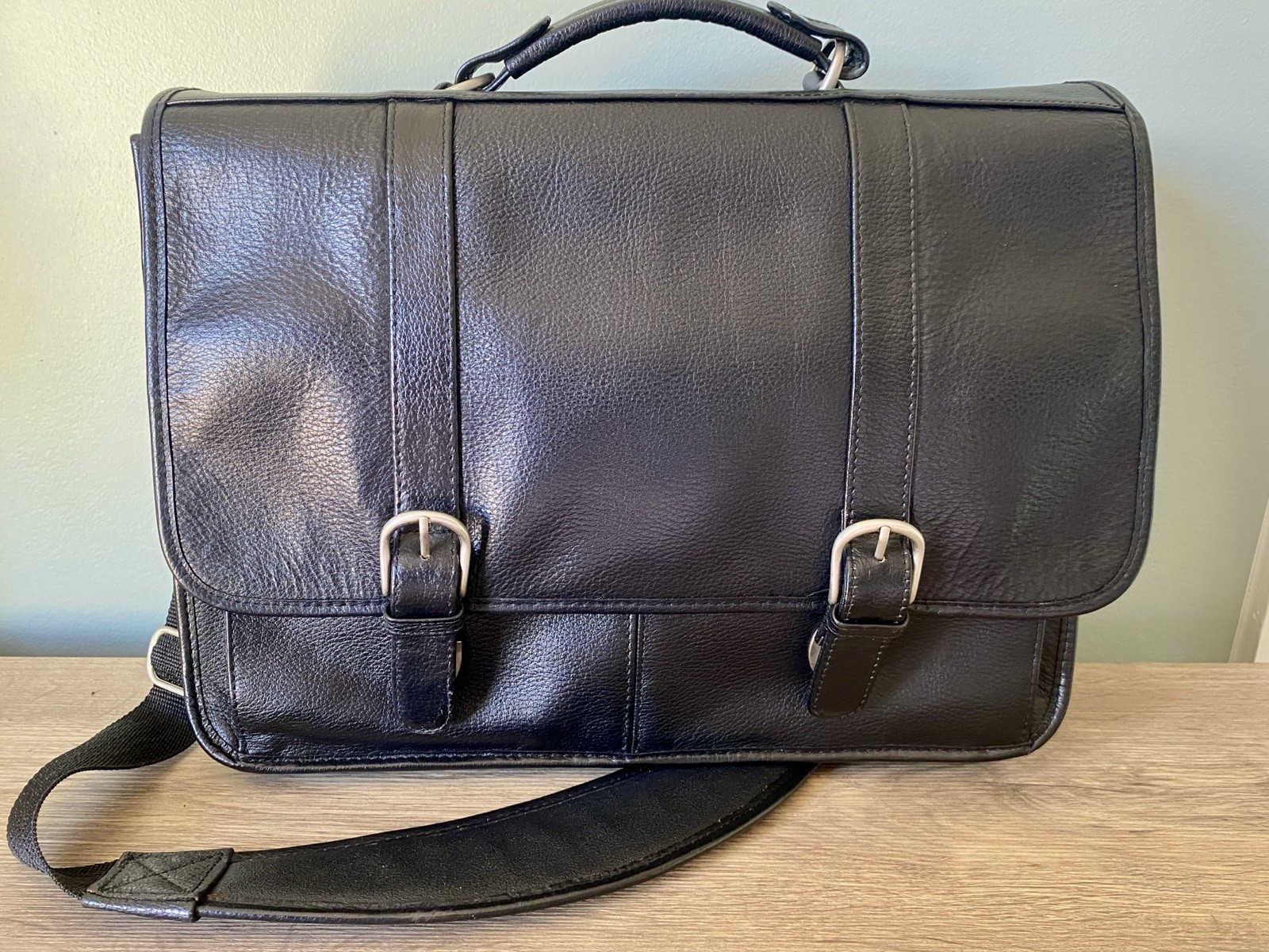 Wilson Black Leather Satchel Messenger Bag Laptop Computer Commute MINT
