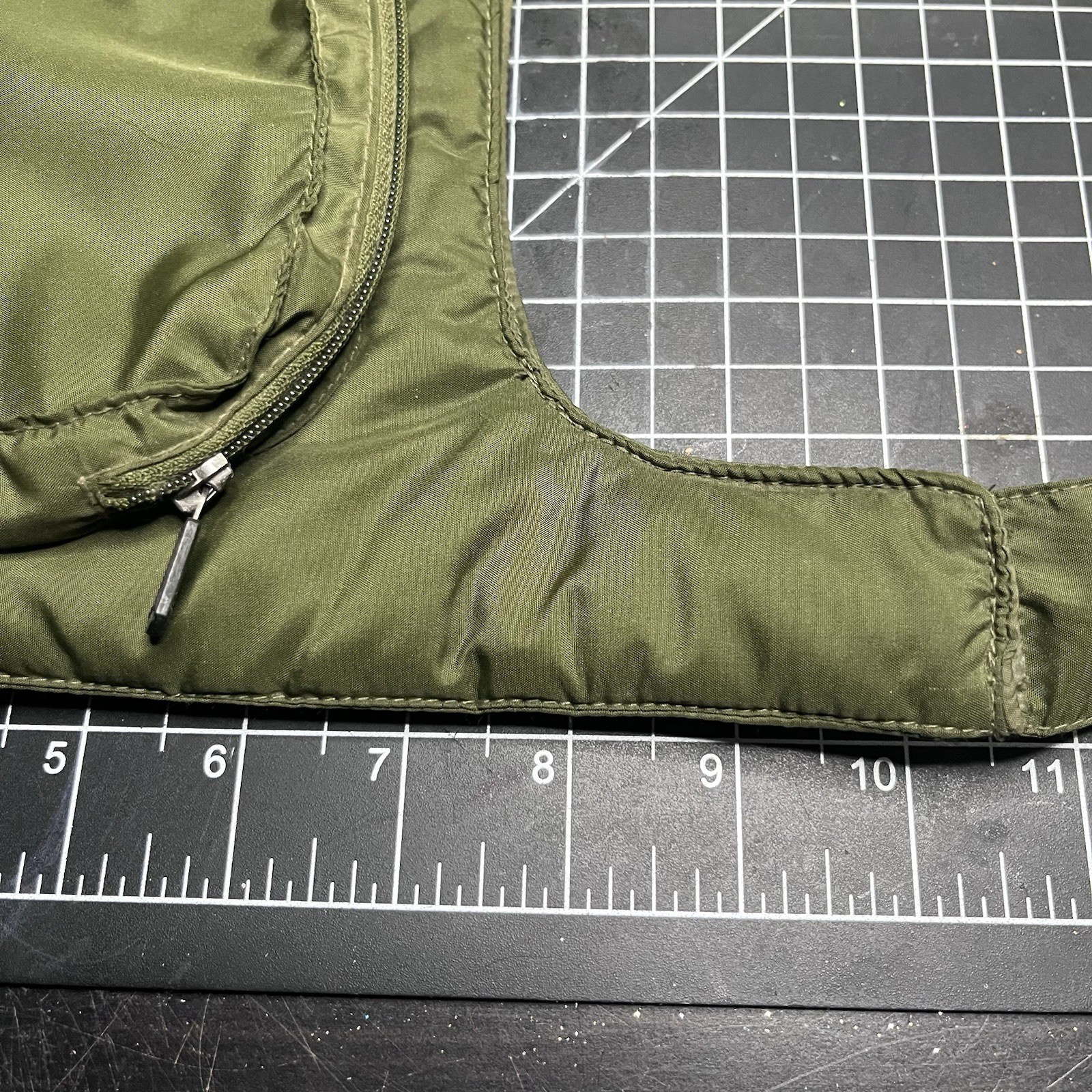 Jordan Crossbody Messenger Shoulder Bag Green Tactile Small Pockets Adjustable