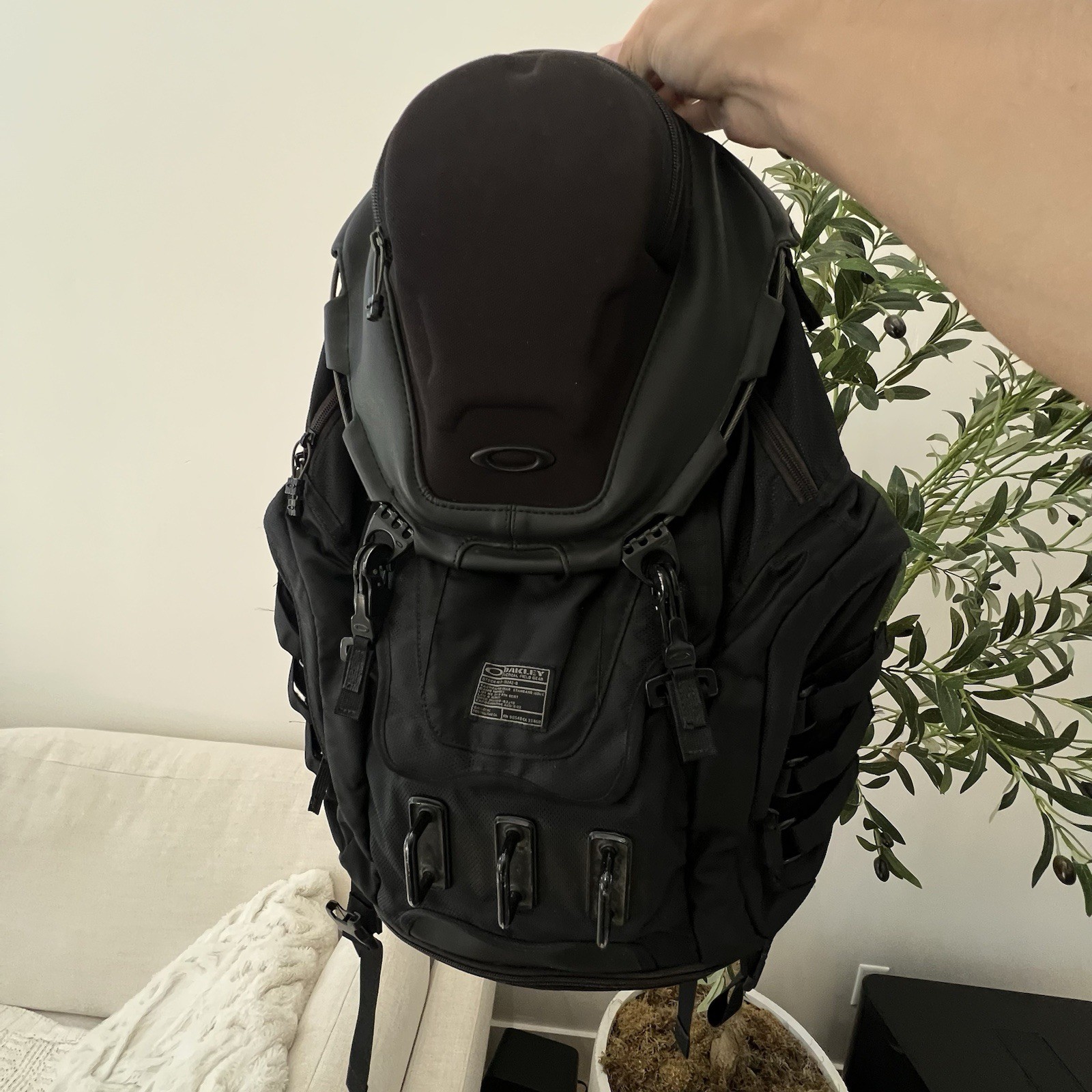 Oakley Kitchen Sink Backpack Stealth Black Gorpcore Tactical Hiking Cargo