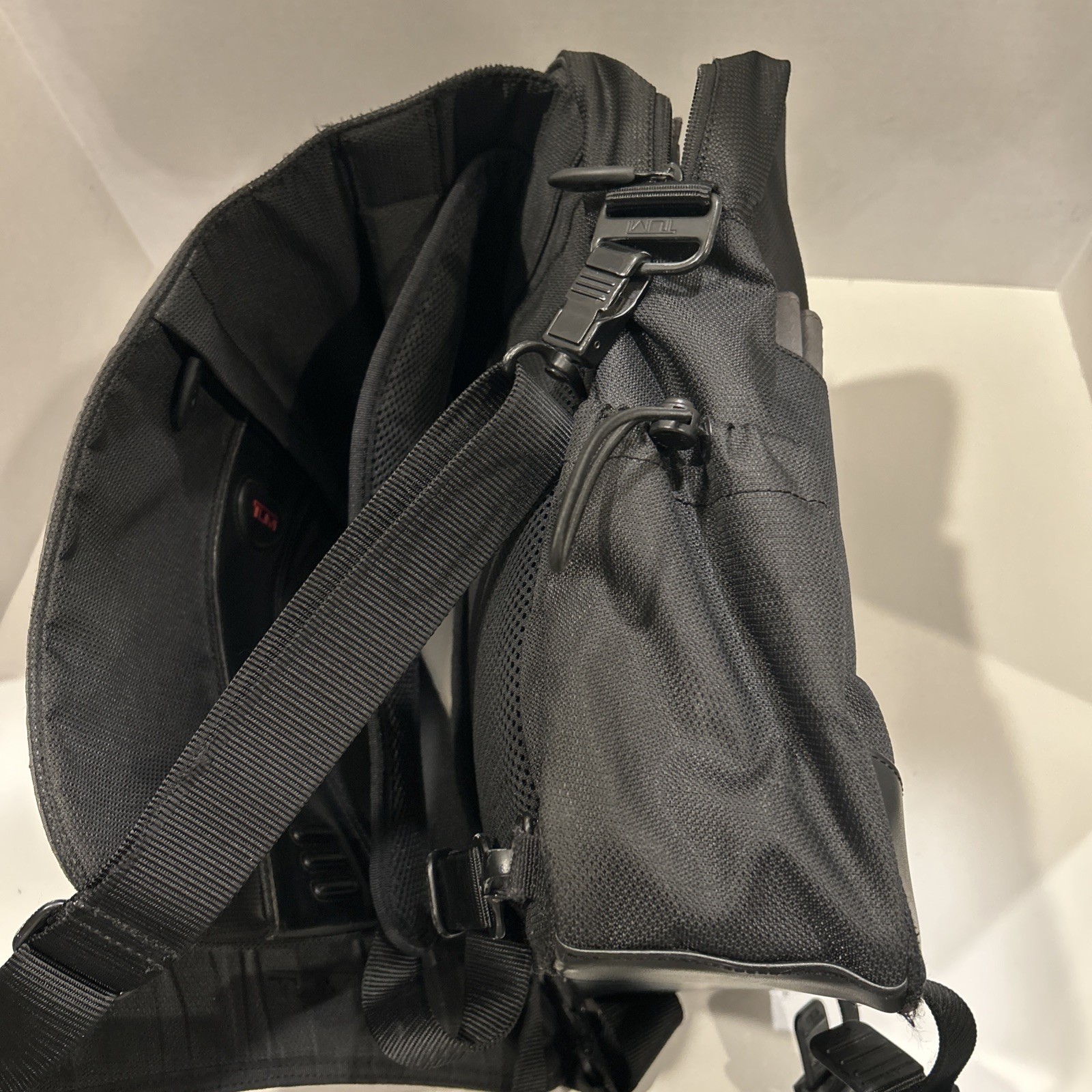 Tumi Alpha Bravo Black Ballistic Nylon Messenger Laptop Bag 589C Organizer