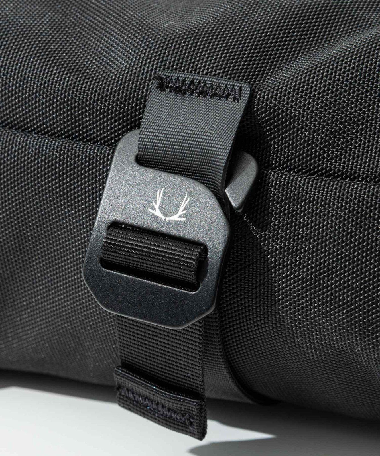 BLACK EMBER WATER BOTTLE HOLDER Men’s Drink Holder, Shoulder Bag, Black