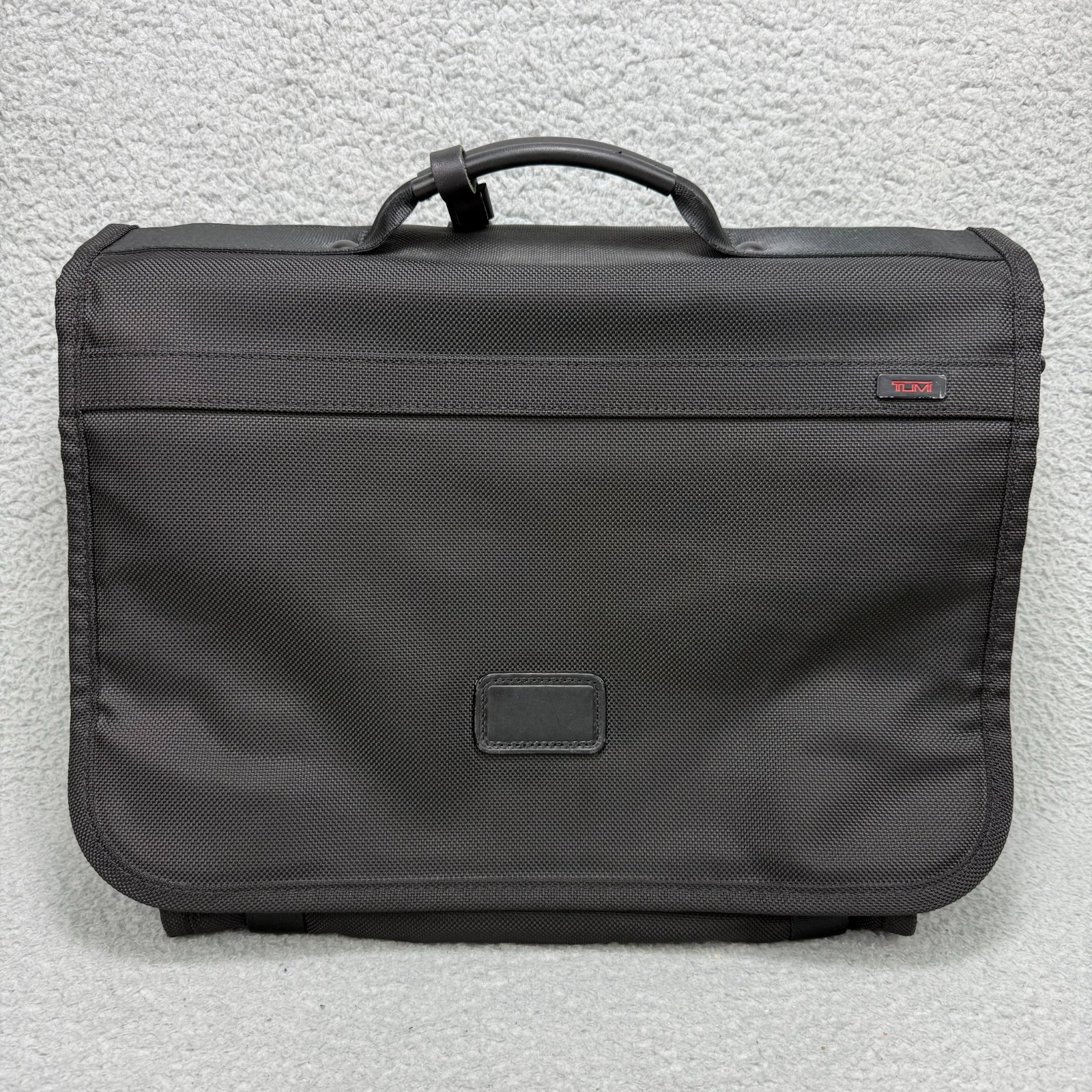 Tumi Bag Medium Black Alpha Laptop Messenger Slim Expandable Briefcase Crossbody