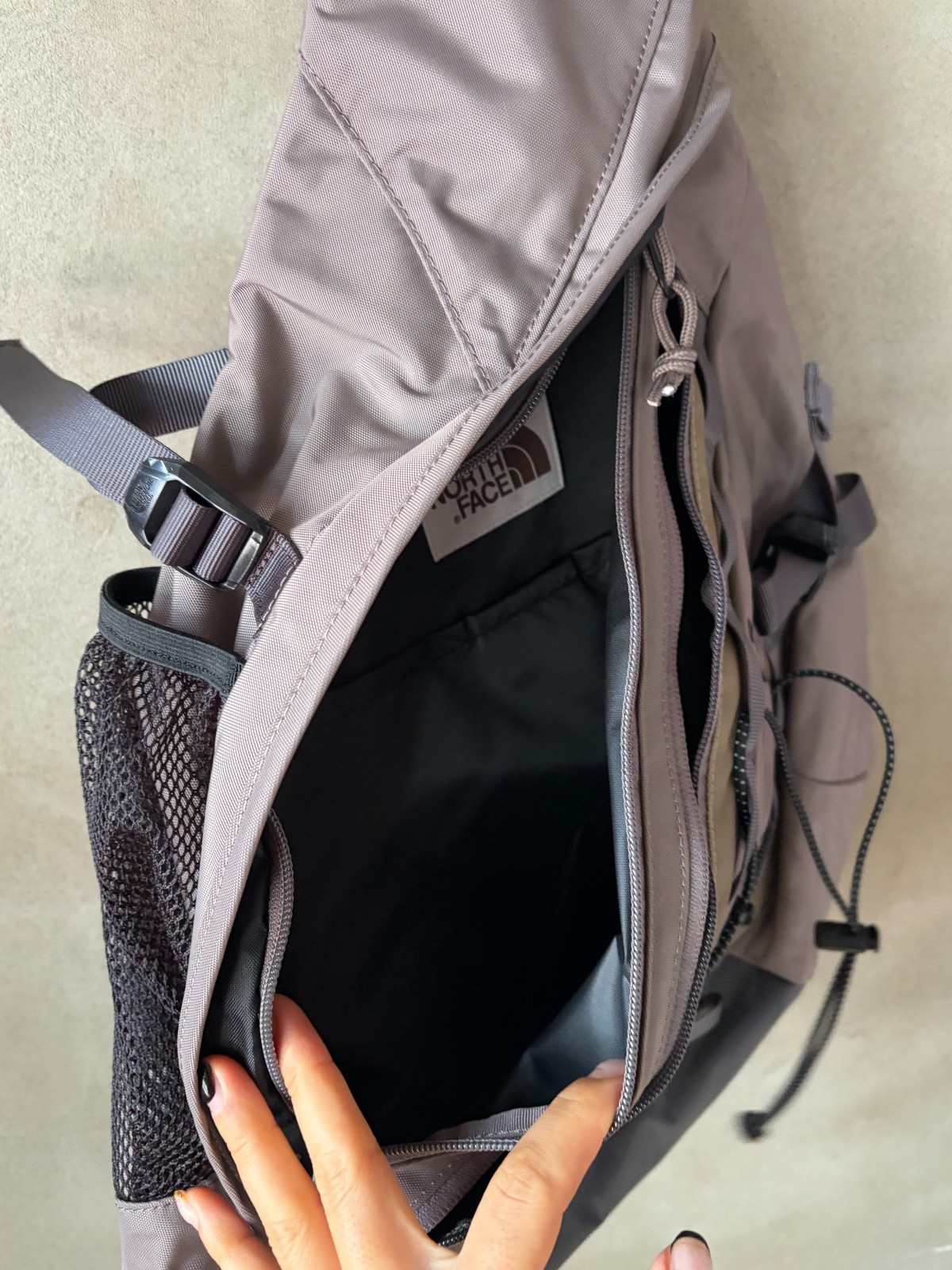 The North Face Electron Sling Bag Casual Sports Lifestyle Travel Bag NN2PR58L