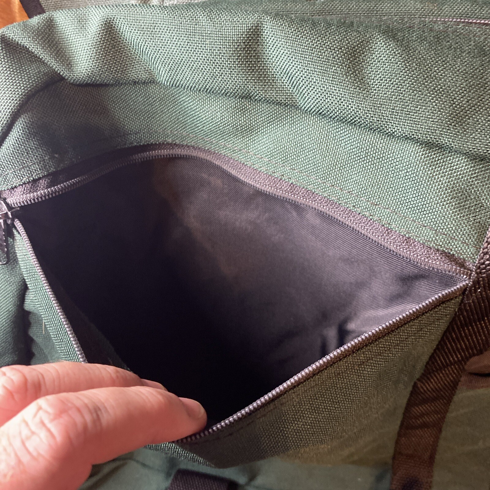 Jansport Green Laptop Messenger School Business Professional Bag