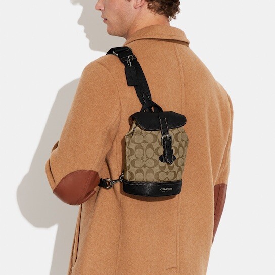 NWT Coach Hudson Small Pack In Signature Canvas CB928