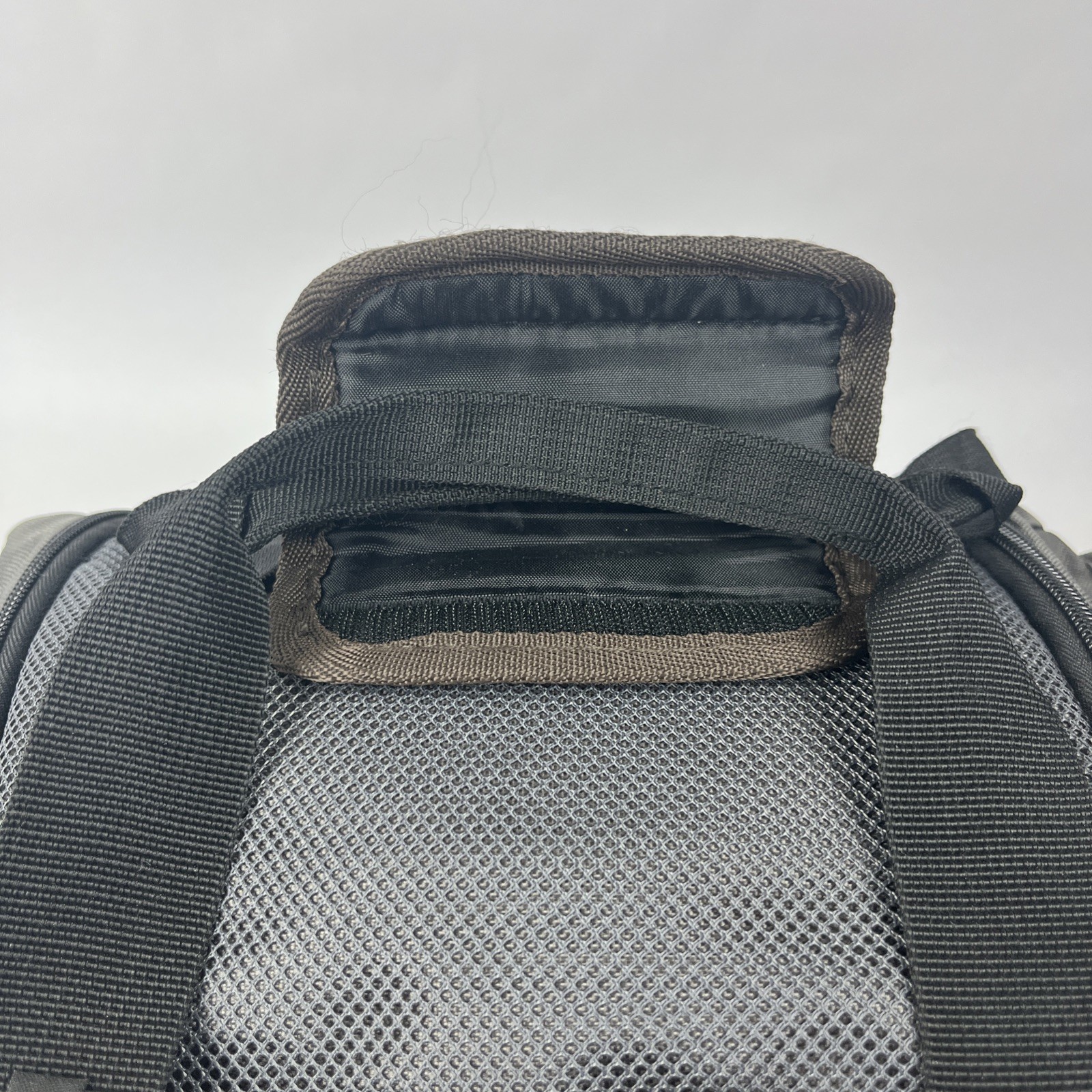 Cabelas Small Duffel Bag (Charcoal/Black) Padded Shoulder Strap & 7 Zip Pockets