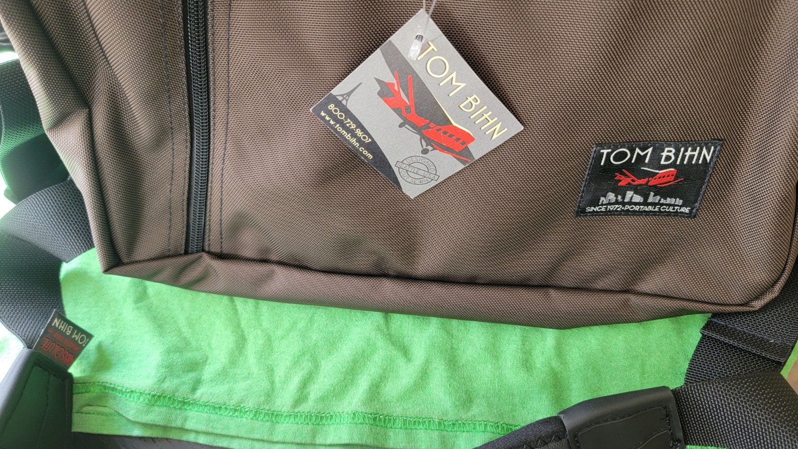 Tom Bihn Daylight Briefcase Ursa Brown NEW With NEW Absolute Strap
