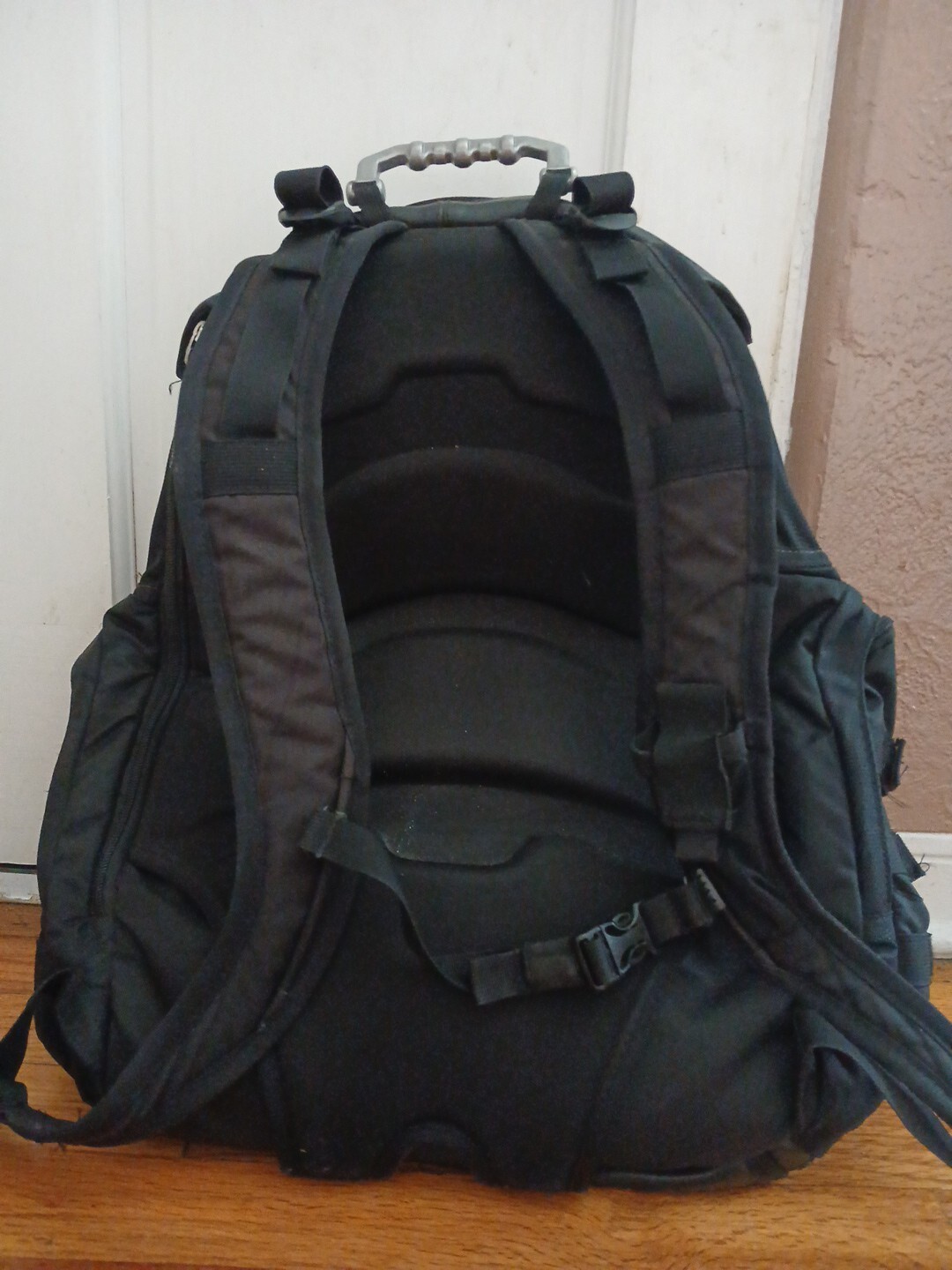 Oakley 34L Kitchen Sink Backpack – Black (92060AODM)