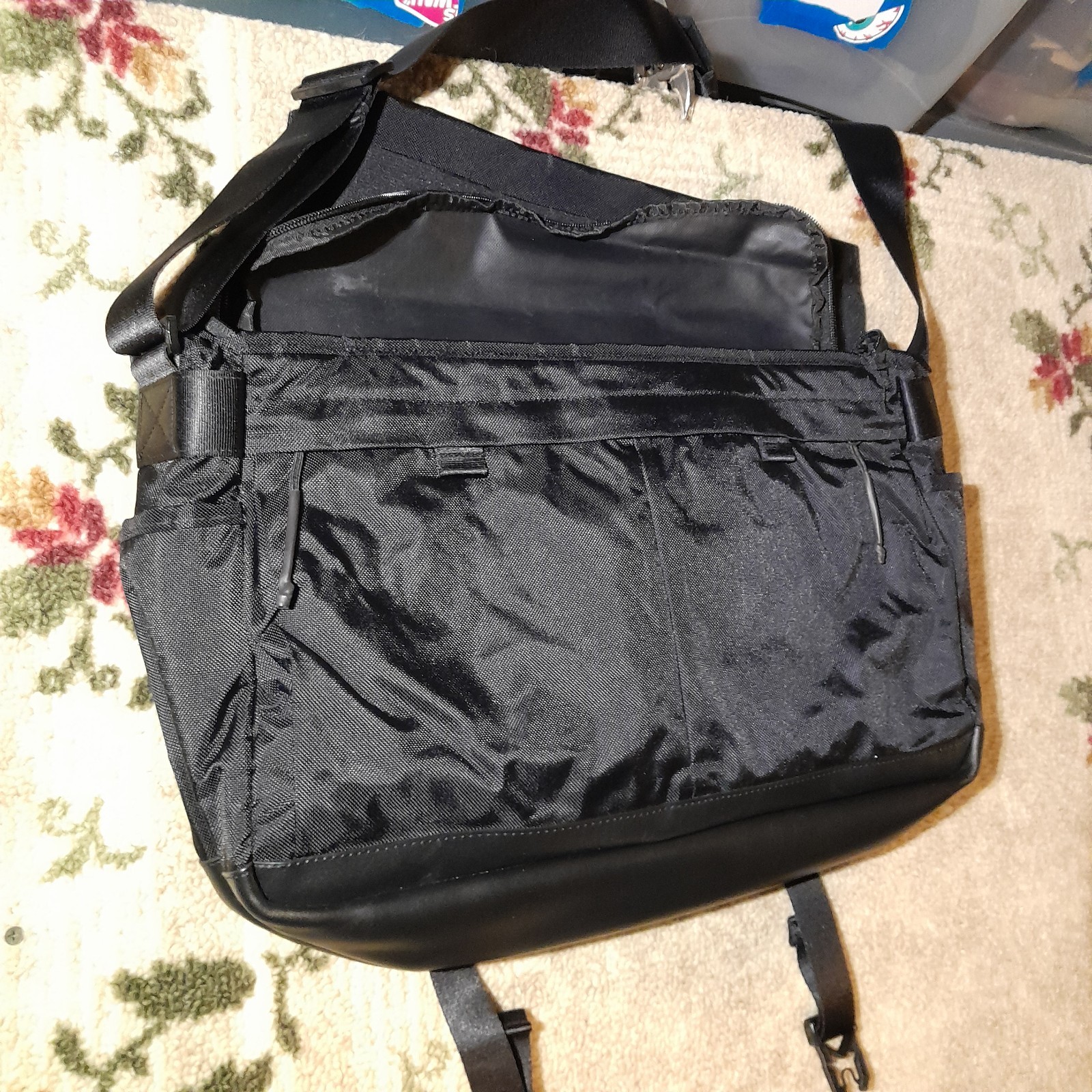 Nike X sportswear Eugene premium Black Messenger Bag With Strap READ DESCRIPTION