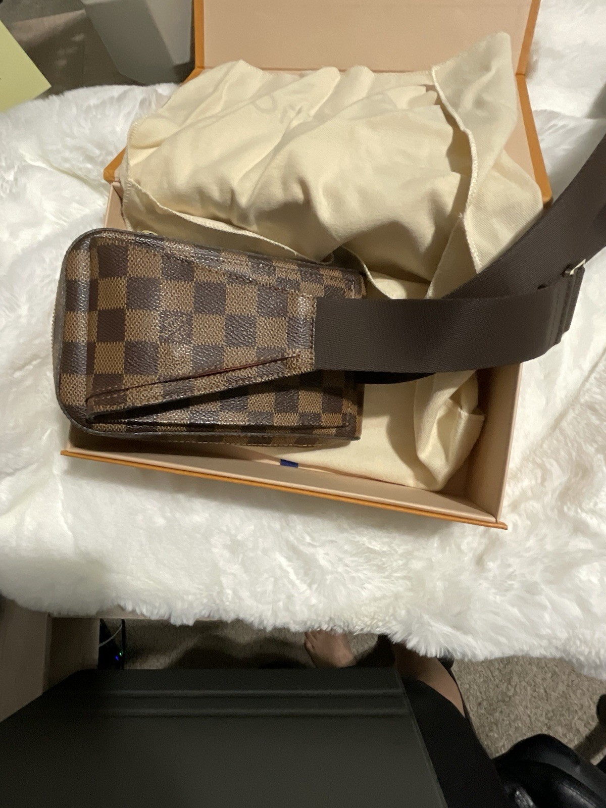 Louis Vuitton Damier Checkered Brown Crossbody Bag Zip Closure Adjustable Strap