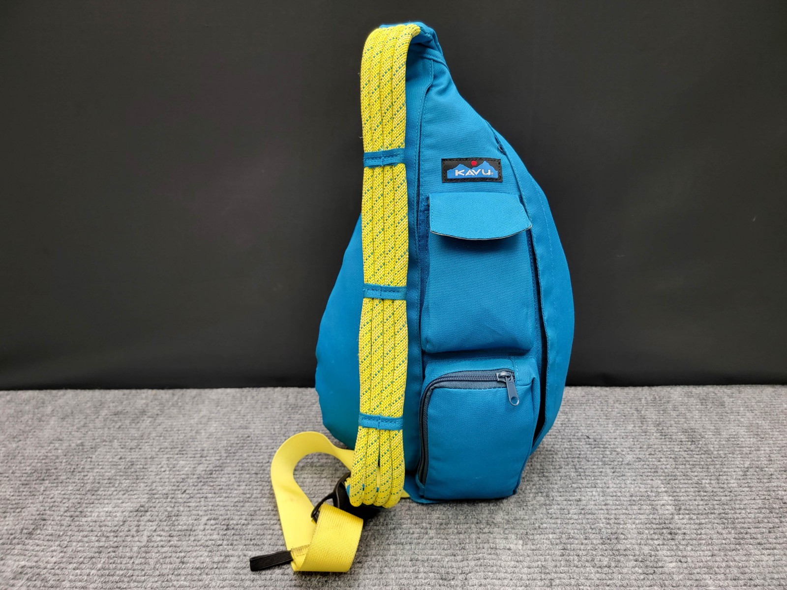 KAVU Rope Sling Pack Blue Yellow Crossbody Bag 18″ Daypack ~ 13 oz.