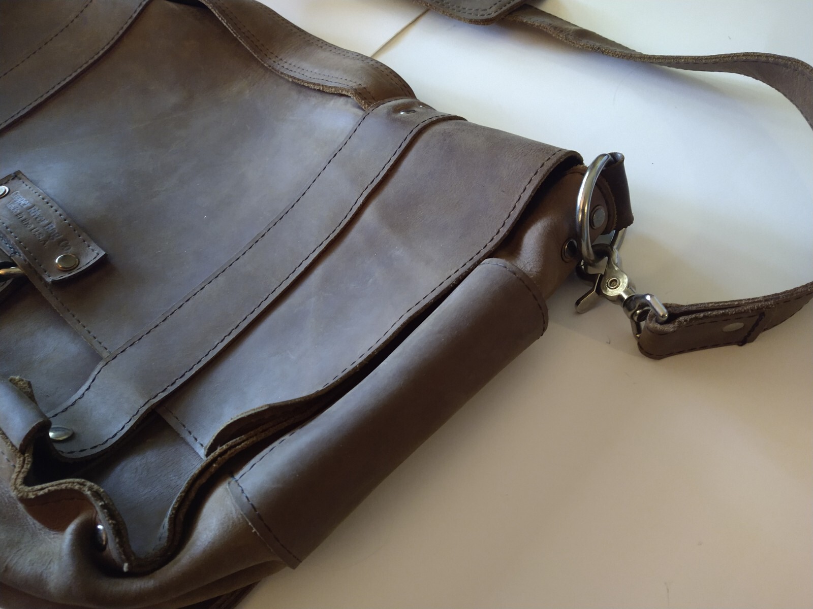 Copper River Co Brown Leather 19″ Harness Crossbody Messenger Bag Made In USA