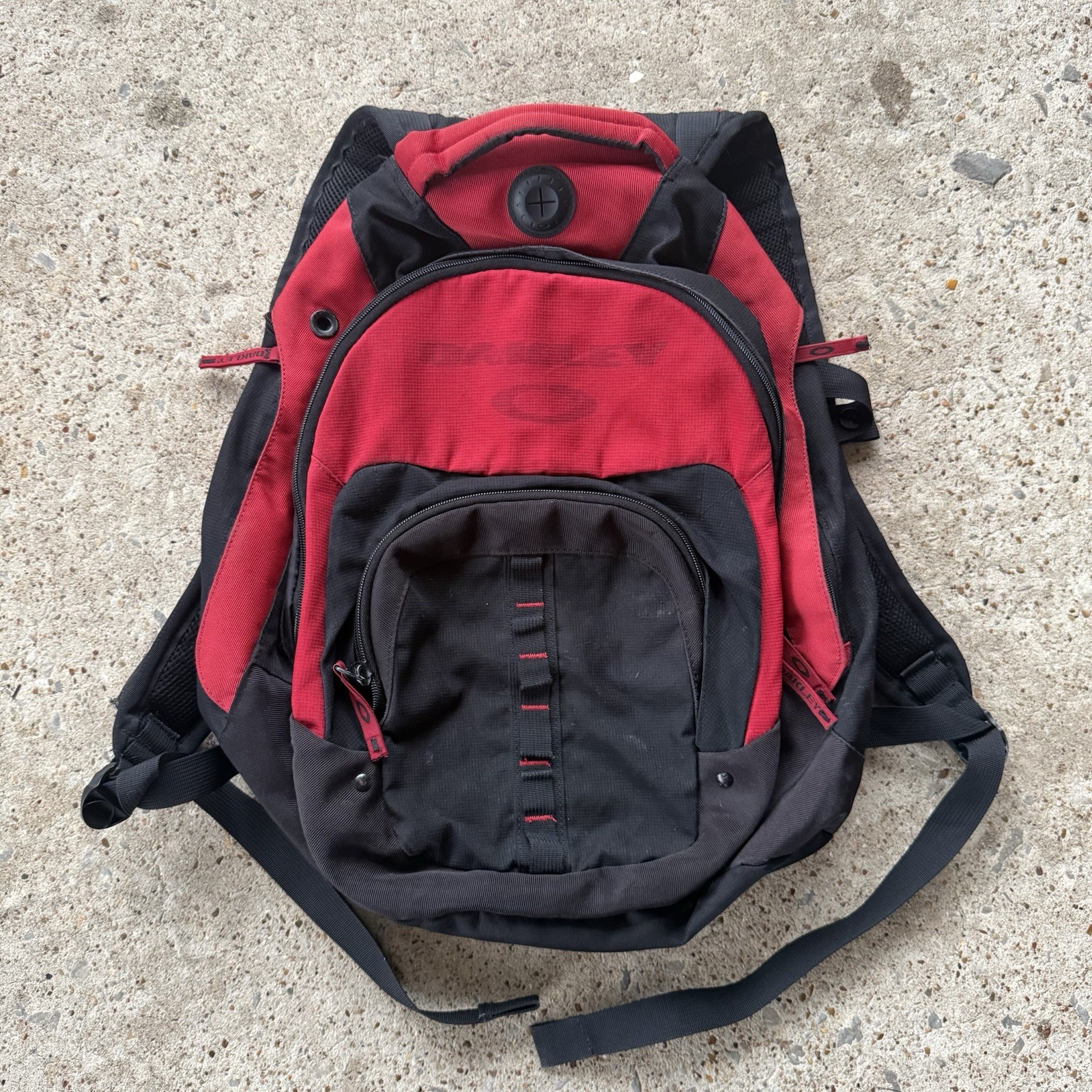 Vintage Y2K Oakley Icon Backpack Red Black Hiking Nylon Bag Early 2000s