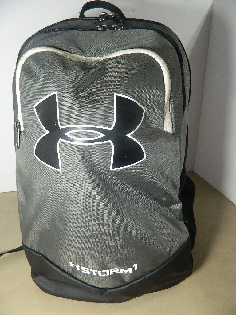 Under Armour Storm 1 Heat Gear Backpack Graphite/Black, 3 Zippered Compartments