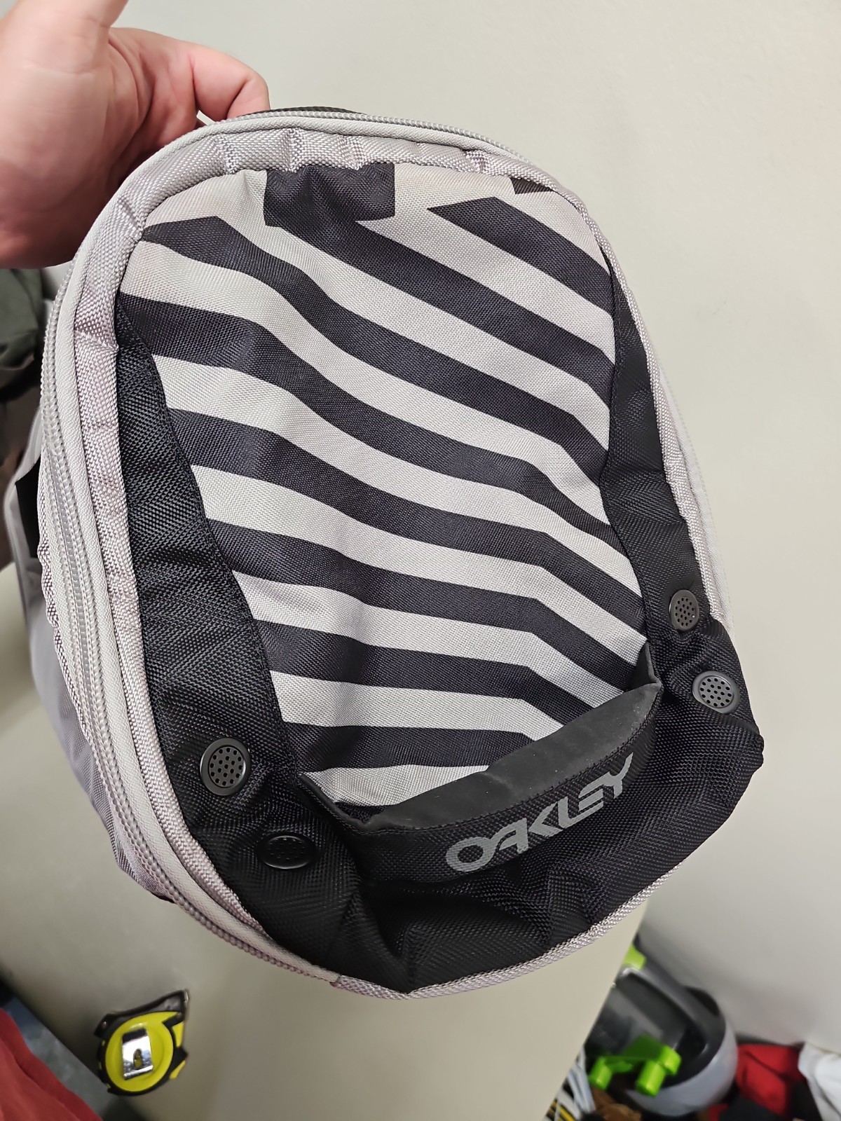 Oakley Sample Gray Black Nylon Large Duffle Bag Y2K Rare