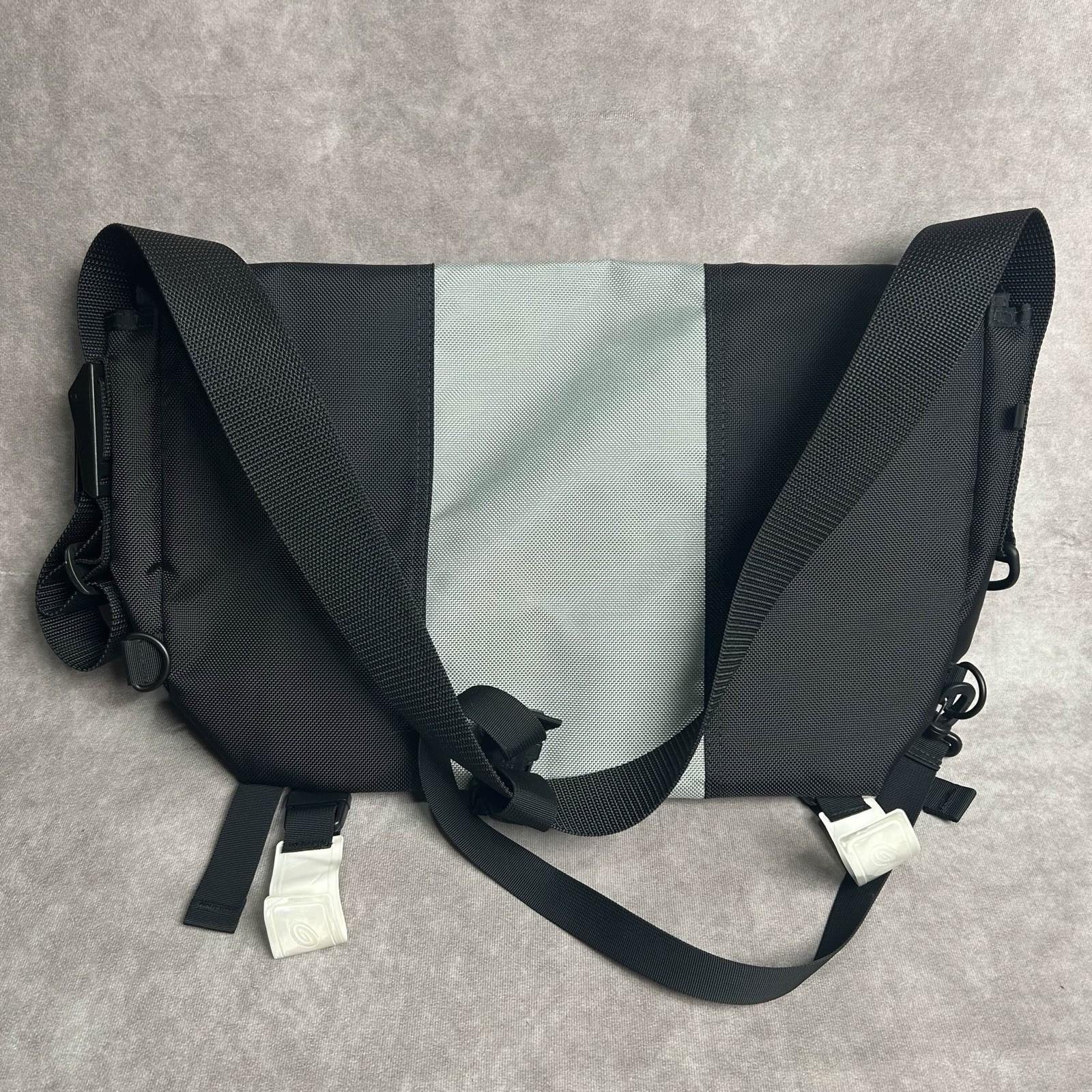 Timbuk2 Commute Messenger Crossbody Bag *Nektar Logo Black Blue Grey